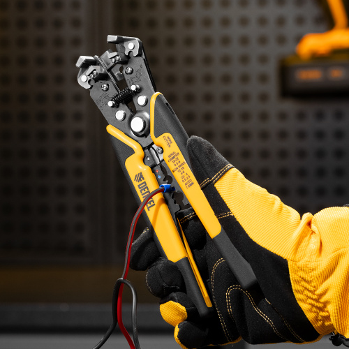 Щипцы для зачистки электропроводов 0,2-6 мм², функция обрезания проводов Denzel по ценам производителя в Челябинске с доставкой по всей России