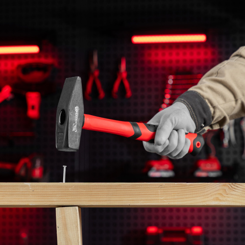 Молоток слесарный, 1000 г, фибергласовая обрезиненная рукоятка Matrix по ценам производителя в Челябинске с доставкой по всей России