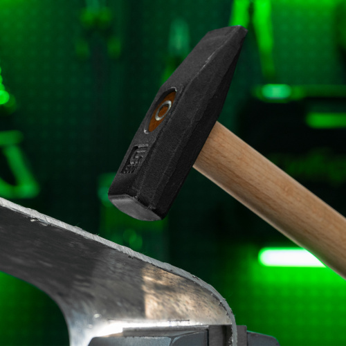 Молоток слесарный 800 г, квадратный боек, деревянная рукоятка Сибртех по ценам производителя в Челябинске с доставкой по всей России