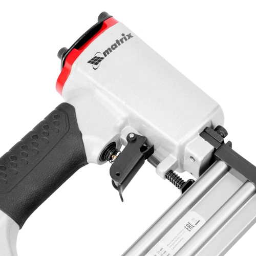 Нейлер пневматический для гвоздей от 10 до 32 мм Matrix по ценам производителя в Челябинске с доставкой по всей России