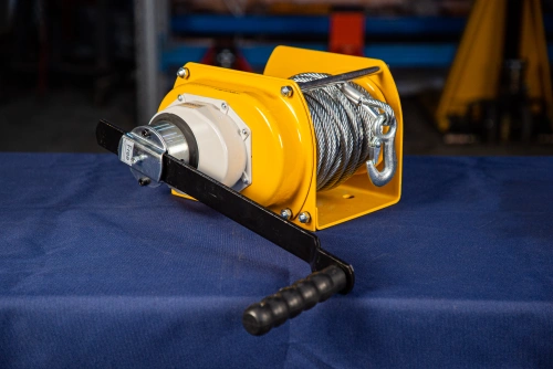 Лебедка ручная барабанная с тросом  500кг   40м с храповым механизмом TOR JHW по ценам производителя в Челябинске с доставкой по всей России
