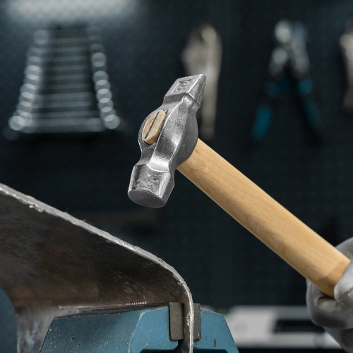 Молоток слесарный, 400 г, круглый боек, деревянная рукоятка по ценам производителя в Челябинске с доставкой по всей России