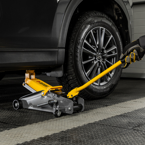 Домкрат гидравлический подкатной с фиксатором, 2,8 т, 135-385 мм, в кейсе Denzel по ценам производителя в Челябинске с доставкой по всей России