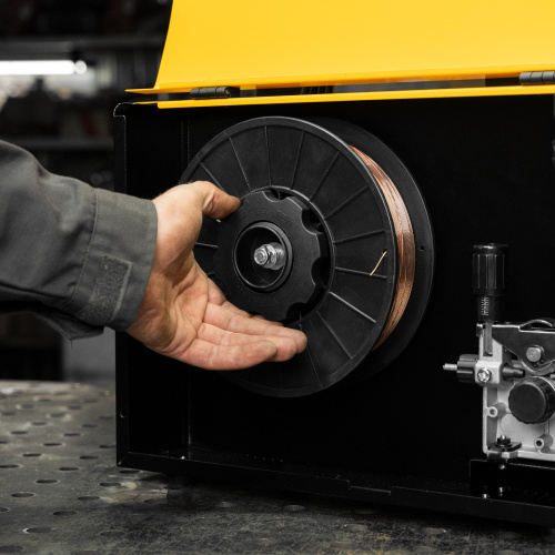 Аппарат инвертор. полуавтомат. cварки IMIG-185SDR, 180 А, ПВ 60%, катушка 5 кг Denzel по ценам производителя в Челябинске с доставкой по всей России