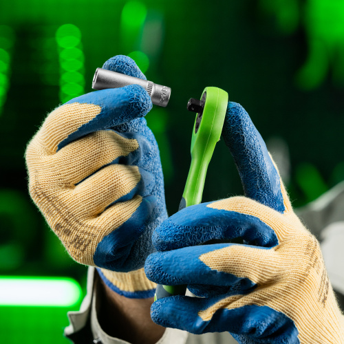 Ключ-трещотка 1/4", CrV, 72 зуба, с быстрым сбросом Сибртех по ценам производителя в Челябинске с доставкой по всей России