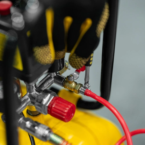 Компрессор воздушный BCW3000-T/100, ременный привод, 3.0 кВт, 100 литров, 520 л/мин Denzel по ценам производителя в Челябинске с доставкой по всей России