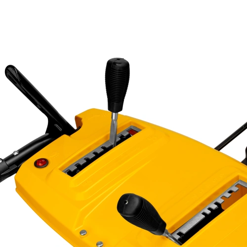 Бензиновая снегоуборочная машина SBM 610S PRO, 212 cc, электростартер, фара, обогрев Denzel по ценам производителя в Челябинске с доставкой по всей России