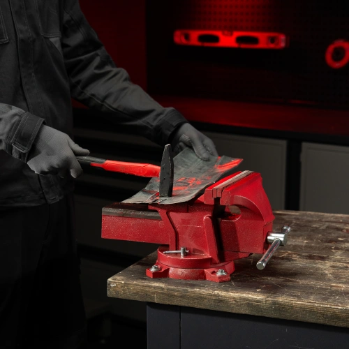 Тиски слесарные, 200 мм, поворотные, с наковальней Matrix по ценам производителя в Челябинске с доставкой по всей России