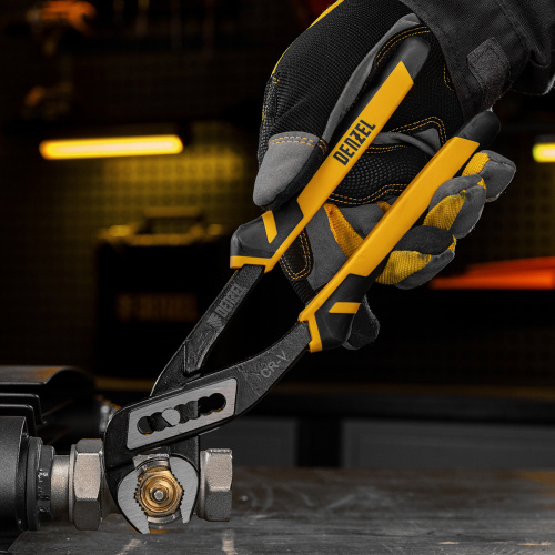 Набор инструментов, 1/2", 1/4", CrV, S2, пластиковый кейс, 122 предмета Denzel по ценам производителя в Челябинске с доставкой по всей России