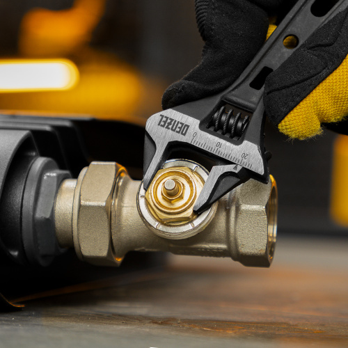 Ключ разводной 115 мм, CrV, кованый, укороченная рукоятка Denzel по ценам производителя в Челябинске с доставкой по всей России