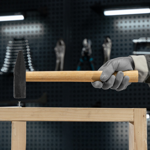 Молоток слесарный, 1000 г, квадратный боек, деревянная рукоятка по ценам производителя в Челябинске с доставкой по всей России