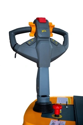 Штабелер самоходный 1,5 т 2,5 м XILIN CDD15K-EN  24/105 В/Ач с раздвижными вилами (с платформой) по ценам производителя в Челябинске с доставкой по всей России