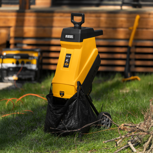 Измельчитель садовый электрический ECS-2500, 2500 Вт, 45 мм Denzel по ценам производителя в Челябинске с доставкой по всей России