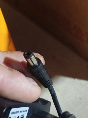 Зарядное устройство HB-090100 для тележек CW 9V/1A (Charger) горизонтальное по ценам производителя в Челябинске с доставкой по всей России