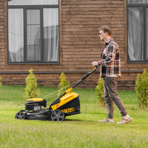 Газонокосилка бензиновая GLD-460SP, 146 куб.см, ширина 46 см, привод 7 уровней, травосборник 50 л Denzel по ценам производителя в Челябинске с доставкой по всей России