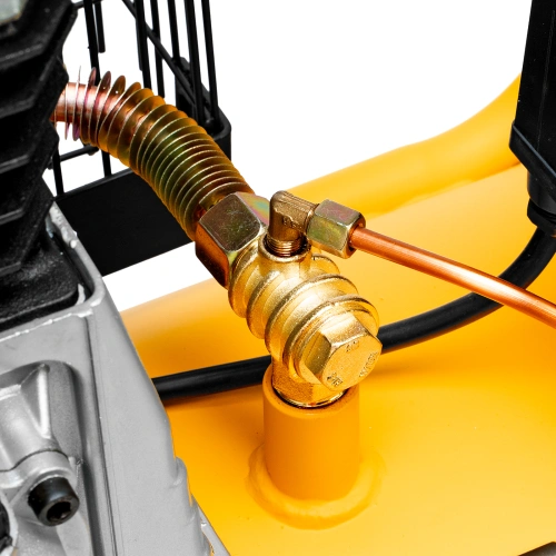 Компрессор воздушный BCI2300/100, ременный привод, 2.3 кВт, 100 литров, 400 л/мин Denzel по ценам производителя в Челябинске с доставкой по всей России