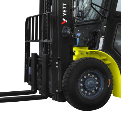 Дизельный погрузчик с кабиной YETT CPCD25-WS1K2-M300-3W-K по ценам производителя в Челябинске с доставкой по всей России