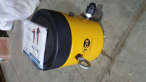 Домкрат гидравлический TOR ДГ100П50Г 100 т с фиксирующей гайкой по ценам производителя в Челябинске с доставкой по всей России