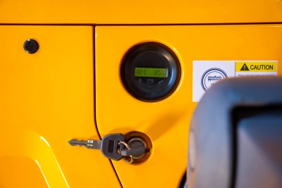 Штабелер самоходный 1,5 т 5,6 м XILIN CDDK15-III 24/200 В/Ач (с платформой) по ценам производителя в Челябинске с доставкой по всей России