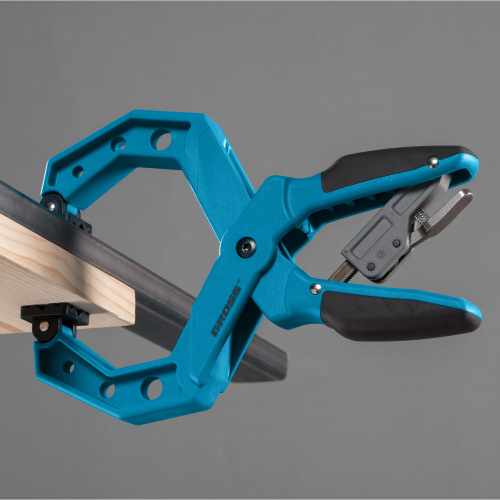 Струбцина клещеобразная 4, пластиковый корпус, храповой механизм жесткой фиксации, 100 мм Gross по ценам производителя в Челябинске с доставкой по всей России