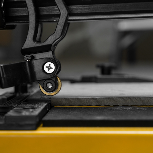 Плиткорез рельсовый 1000х16мм, каретка на подш., стальная станина, усил. рукоятка-пенал Denzel по ценам производителя в Челябинске с доставкой по всей России