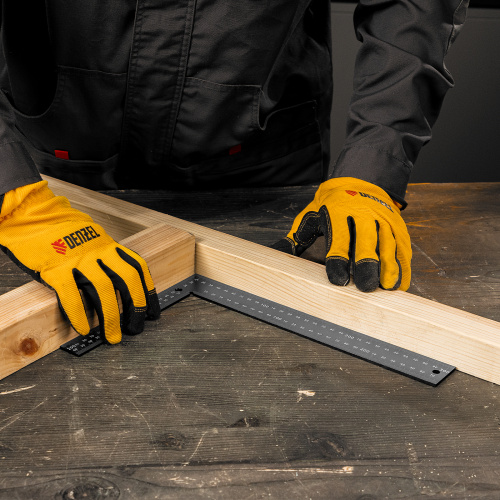 Угольник, 200 х 300 мм, алюминиевый, лазерная гравировка Denzel по ценам производителя в Челябинске с доставкой по всей России