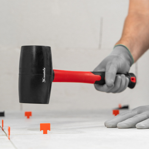 Киянка резиновая, 910 г, черная резина, фибергласовая рукоятка Matrix по ценам производителя в Челябинске с доставкой по всей России