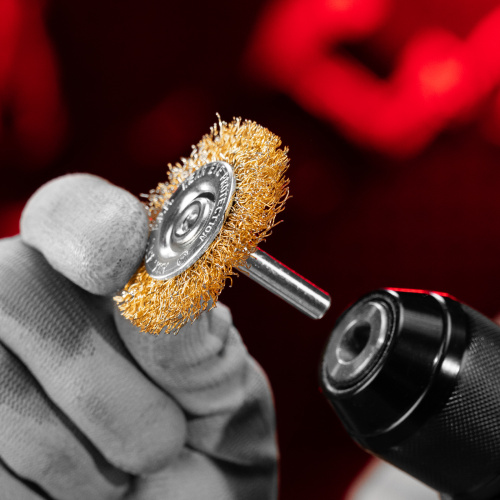 Щетка для дрели, 50 мм, плоская со шпилькой, латунированная витая проволока Matrix по ценам производителя в Челябинске с доставкой по всей России