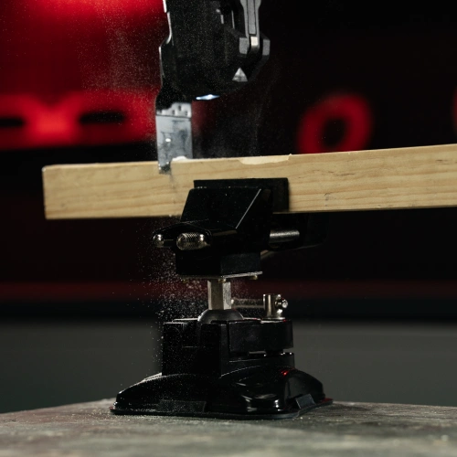 Тиски настольные, резиновая вакуумная присоска, шарнирный механизм, ширина рабочих губок 70 мм Matrix по ценам производителя в Челябинске с доставкой по всей России