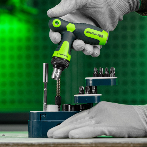 Отвертка Т-образная реверсивная с набором бит, торцевых головок, 33 предмета, CrV Сибртех по ценам производителя в Челябинске с доставкой по всей России