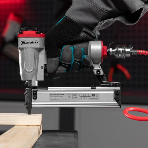 Нейлер финишный, шпилькозабивной пистолет, пневматический, гвоздь 23GA D 0.64 мм  длина 10-30 мм Matrix по ценам производителя в Челябинске с доставкой по всей России