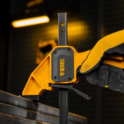 Струбцина F-образная, быстрозажимная, 150 х 80 мм, усиленный нейлоновый корпус Denzel по ценам производителя в Челябинске с доставкой по всей России