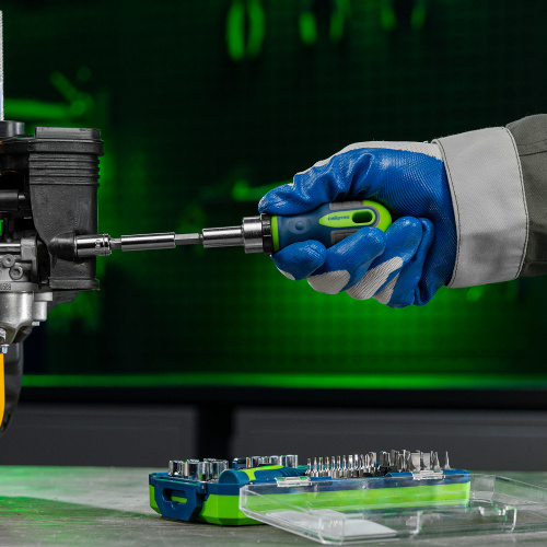 Отвертки реверсивные с набором бит и торцевыми головками, 41 шт, CrV Сибртех по ценам производителя в Челябинске с доставкой по всей России