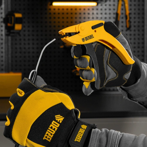 Щипцы для зачистки электропроводов, сечением 0,2-6 мм2, функция обрезания проводов Denzel по ценам производителя в Челябинске с доставкой по всей России