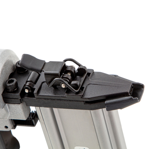 Нейлер пневматический для гвоздей от 10 до 50 мм Matrix по ценам производителя в Челябинске с доставкой по всей России