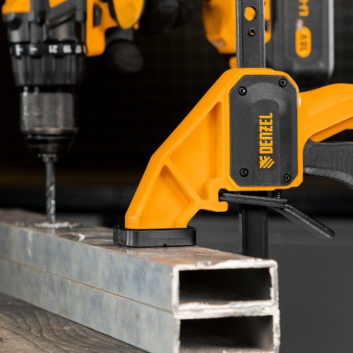 Струбцина F-образная, быстрозажимная, 150 х 80 мм, усиленный нейлоновый корпус Denzel по ценам производителя в Челябинске с доставкой по всей России