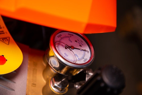 Мойка высокого давления с пистолетом 175 бар 3 кВт 220В  TOR EW 175-15 по ценам производителя в Челябинске с доставкой по всей России