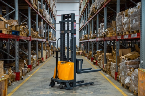 Штабелер гидравлический с электроподъемом 1,5 т 3,0 м XILIN CDD15B-E с раздвижными вилами по ценам производителя в Челябинске с доставкой по всей России