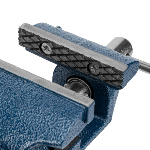 Тиски слесарные, настольные, поворотные, ширина рабочих губок 65 мм, наковальня Сибртех по ценам производителя в Челябинске с доставкой по всей России