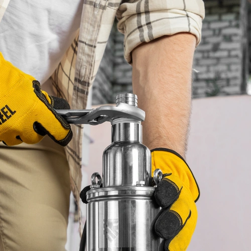 Скважинный насос DWS-4-150, винтовой, диаметр 4", 1300 Вт, 2000 л/ч, напор 150 м Denzel по ценам производителя в Челябинске с доставкой по всей России