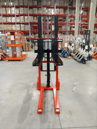 Штабелер гидравлический 1,5 т 2,0 м TOR CTY-EH с раздвижными вилами по ценам производителя в Челябинске с доставкой по всей России