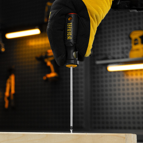 Отвертка, PH0х100 мм, S2, 3к рукоятка Denzel по ценам производителя в Челябинске с доставкой по всей России