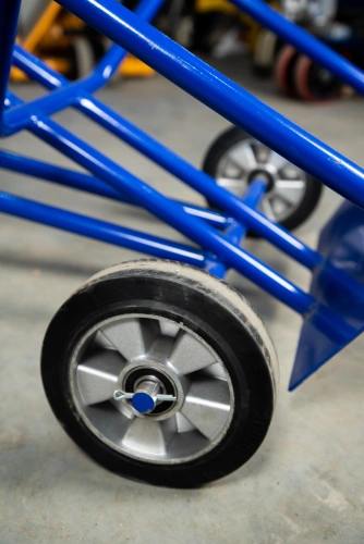 Тележка для металлических бочек TOR КБ-2 (250 пневмо+160 поворотное) по ценам производителя в Челябинске с доставкой по всей России