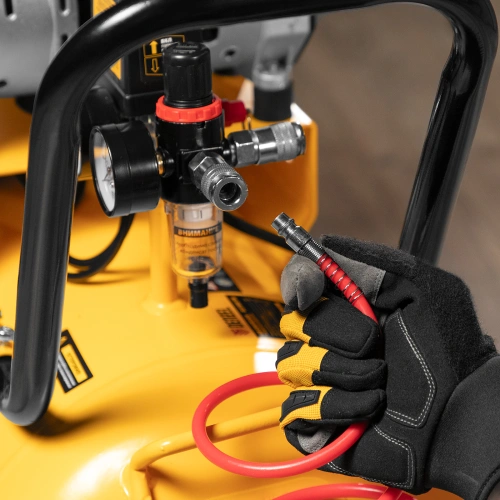 Компрессор безмасляный, малошумный DLS 1800/100,1800 Вт, 3x600, 100 л, 345 л/мин Denzel по ценам производителя в Челябинске с доставкой по всей России