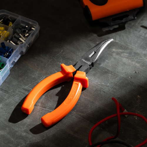 Длинногубцы изогнутые Classic, 160 мм, шлифованные, пластмассовые рукоятки Sparta по ценам производителя в Челябинске с доставкой по всей России