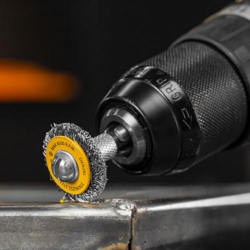 Набор щеток для дрели, 5 Плоских 25-38-50-63-75 мм, шпилька, нерж. вит. проволока Denzel по ценам производителя в Челябинске с доставкой по всей России