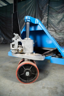 Тележка гидравлическая широковильная 2500 кг 1220х685 мм полиуретановые колеса TOR RHP по ценам производителя в Челябинске с доставкой по всей России