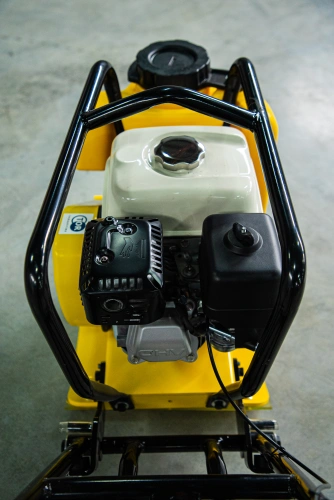 Виброплита 70 кг, 10,5кН (Honda) бак, коврик, колесный комплект TOR C-60T по ценам производителя в Челябинске с доставкой по всей России