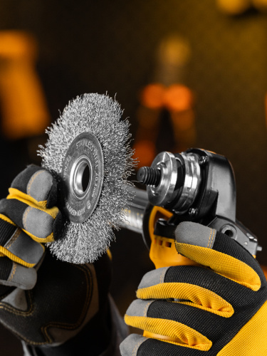 Щетка для УШМ, 125 мм, "Плоская", витая нержавеющая проволока 0.3 мм, посадка 22.2 мм Denzel по ценам производителя в Челябинске с доставкой по всей России