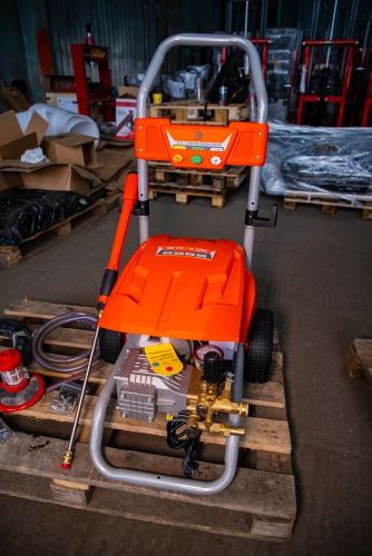 Мойка высокого давления с пистолетом 175 бар 3 кВт 220В  TOR EW 175-15 по ценам производителя в Челябинске с доставкой по всей России